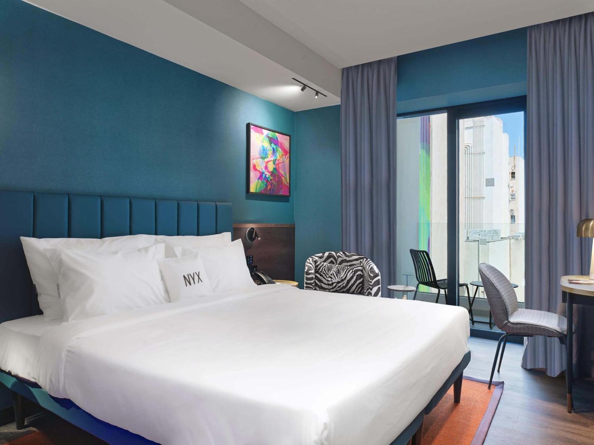 Superior Room Down to Earth